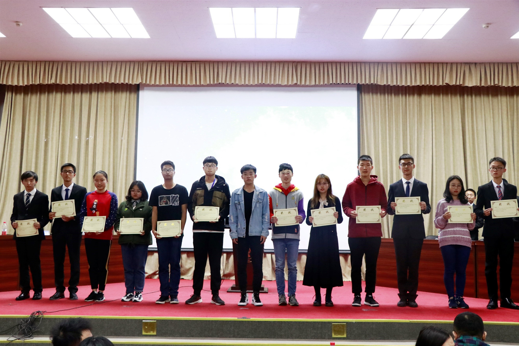 d5c0871a28a785370ed486639eeef15.jpg